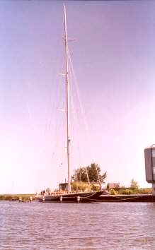 Endeavour - 53 m mast.